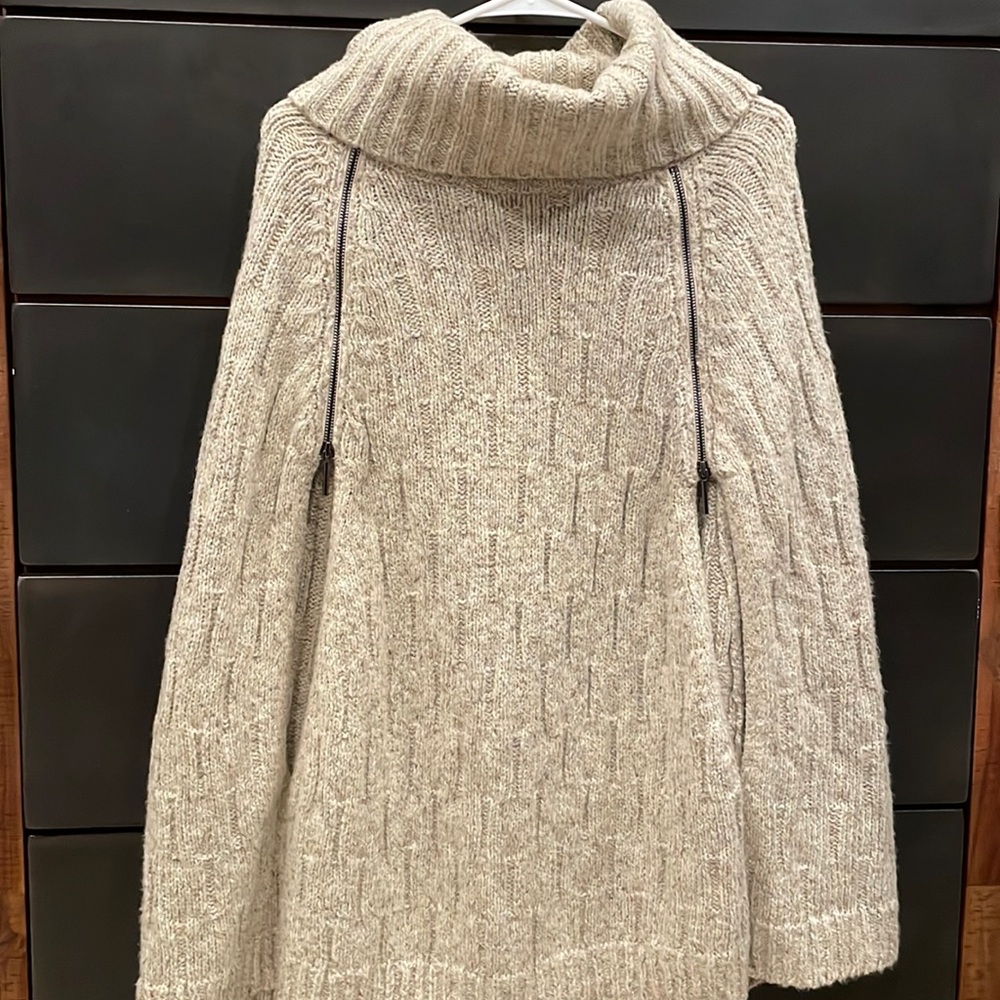 The Limited poncho (Scandal Collection)